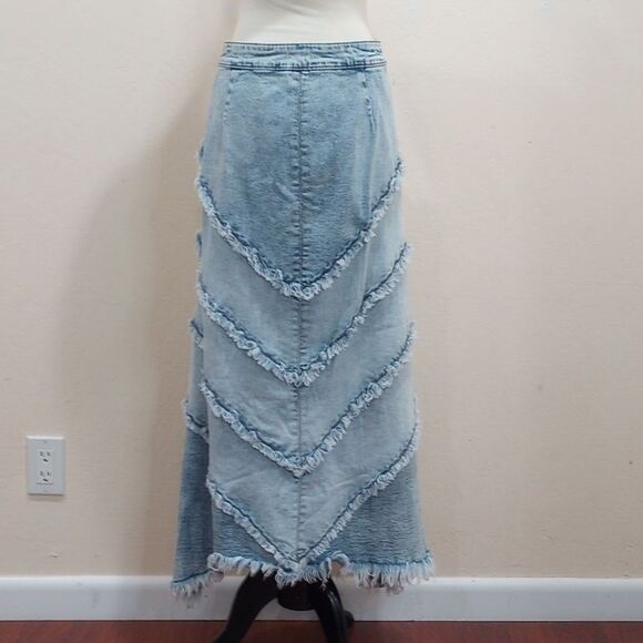 Wash Lab Denim Chevron Raw Hem Maxi Skirt - Size 29 / M - L - Picture 9 of 14